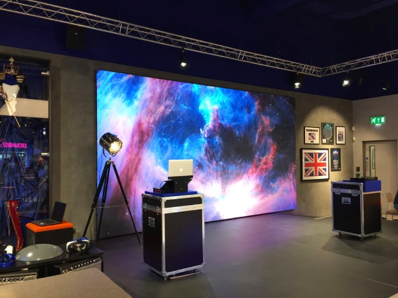 second hand digital signage image in showroom